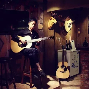 我和小妺在卫生间做爰
