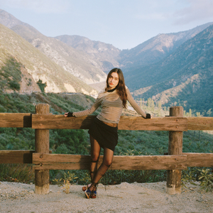 我和小妺在卫生间做爰
